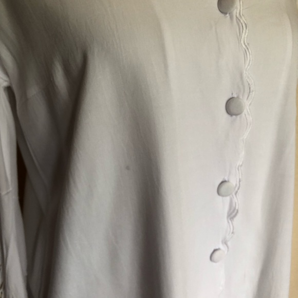 Soft Surroundings Half Moon Bay Embroidered Button Down Shirt Top S - Picture 3 of 8